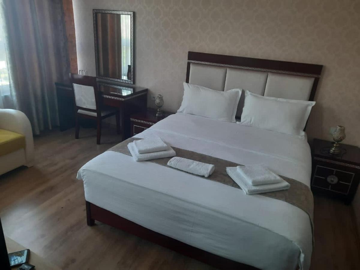 British Hotel Pogradec Eksteriør bilde