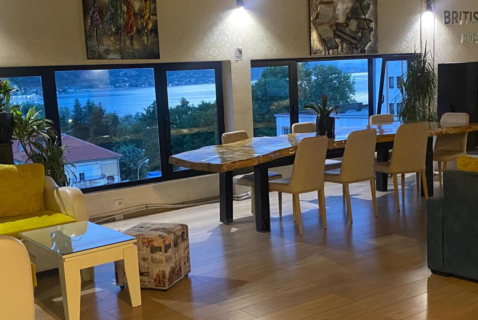 British Hotel Pogradec Eksteriør bilde