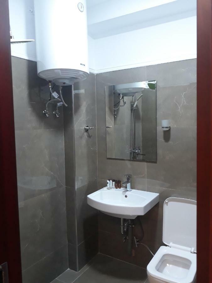British Hotel Pogradec Eksteriør bilde