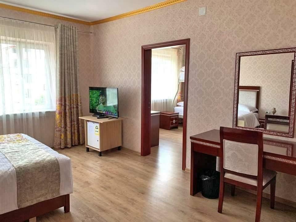 British Hotel Pogradec Eksteriør bilde